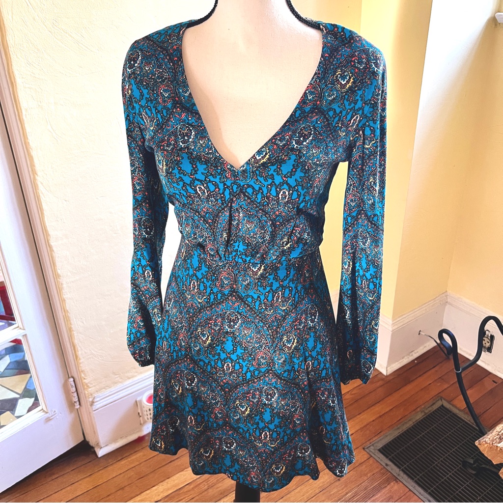 Alice + Olivia Long Sleeve Mini. Deep Teal Background, Abstract Print Si